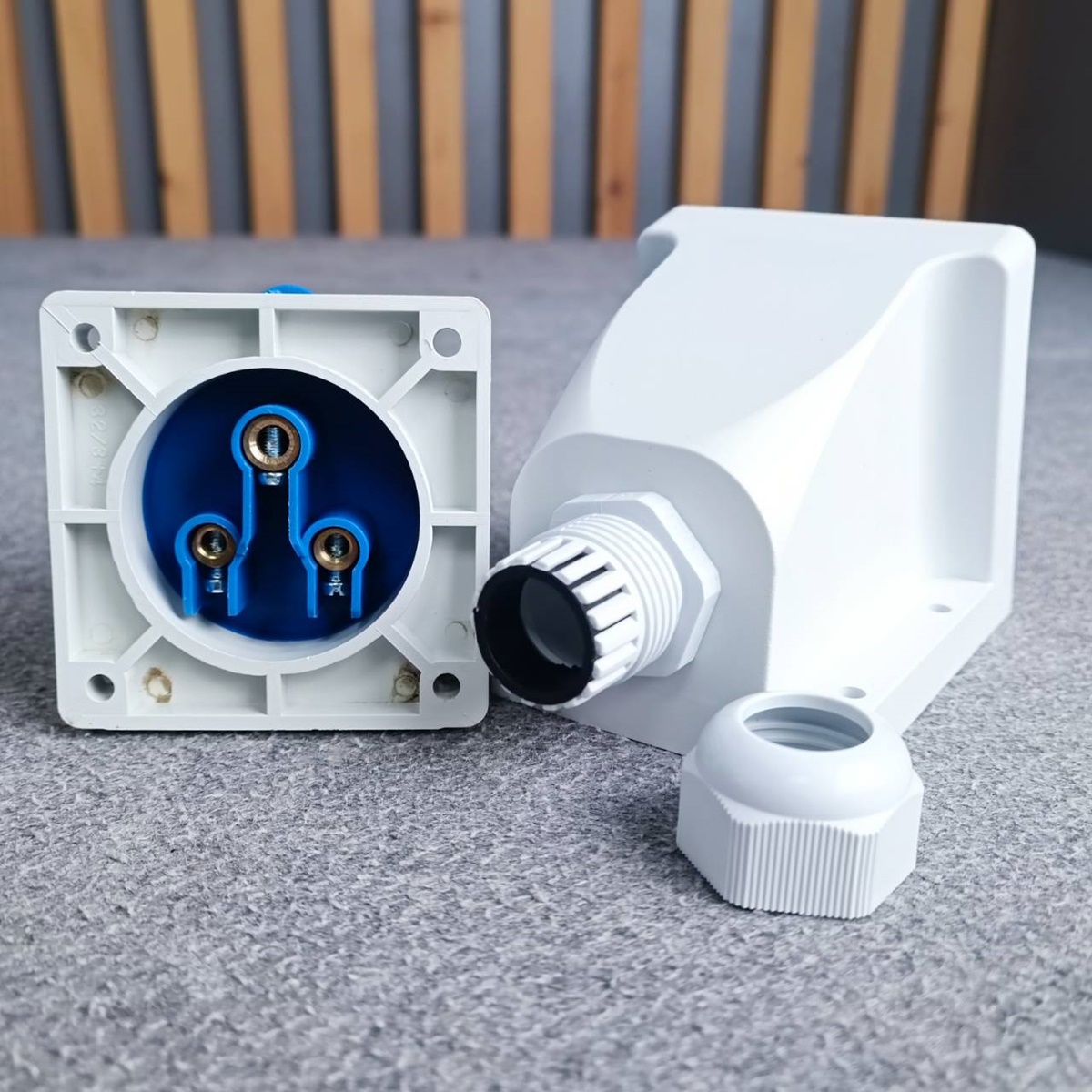 ปลั๊กP523 3ขา 32Aสีฟ้า ปลั๊กP 523 ปลั๊กตัวผู้ ปลั๊กตัวผู้แบบยึด เพาเวอร์ปลั๊ก ปลั๊กP-523 ปลั๊ก3ขา เอไอ-ไพศาล