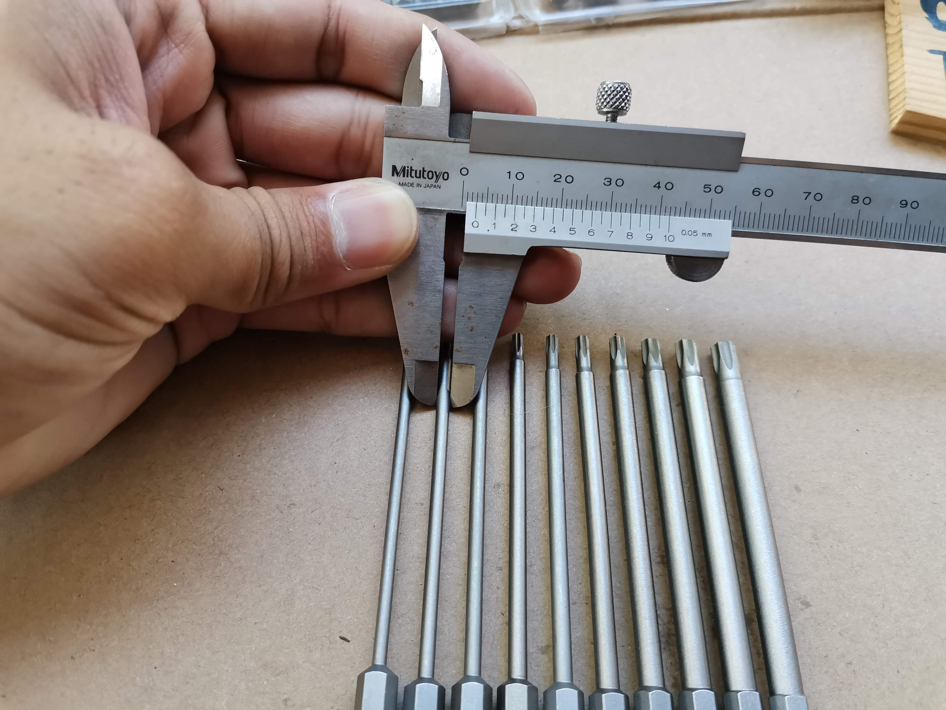 ไขควงหัวดาว Torx , Torx pin security torx แบบมีรู แบบตัน สำหรับใช้กับสว่าน เข้าที่แคบ ก้านยาวพิเศษ 100มม เหล็ก S2 ขายเป็นตัว