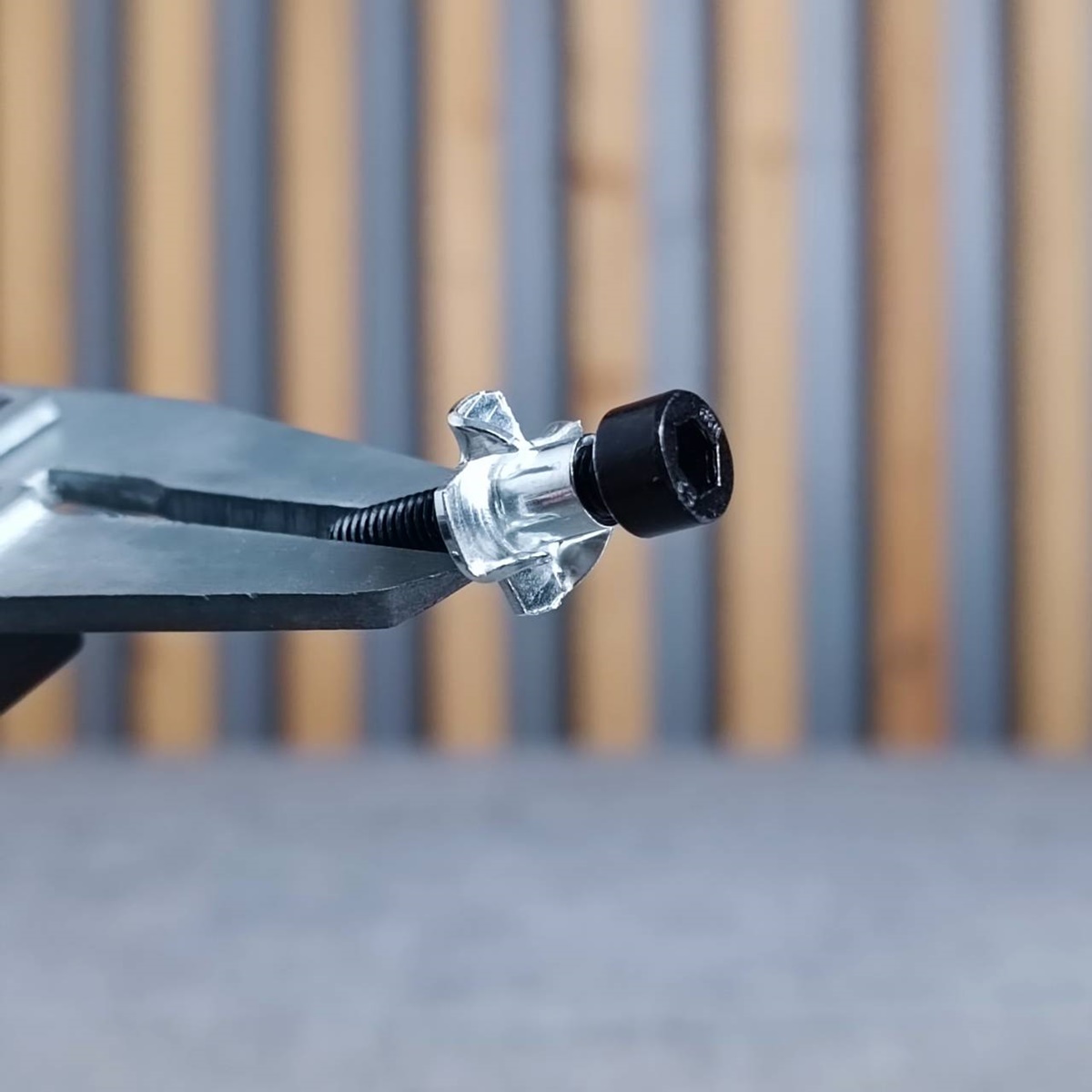 ถุง8ชุด น๊อตหัวหกเหลี่ยม 30mm พร้อม T-NUT M6 น็อตยึดลำโพง สกรู น็อตยึดร่อง น็อตสำหรับตู้ลำโพง เอไอ-ไพศาล