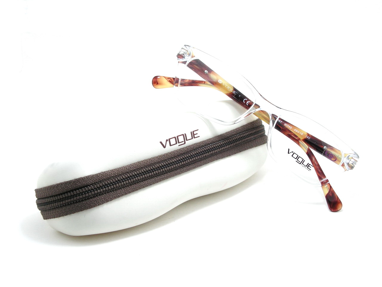 หมดแล้วค่ะ+++กรอบแว่นสายตา Vogue !!!สวยเก๋สุดๆไปเลยค่ะ ของแท้100%และถูกสุดๆ ส่งตรงจากUS.ค่ะ