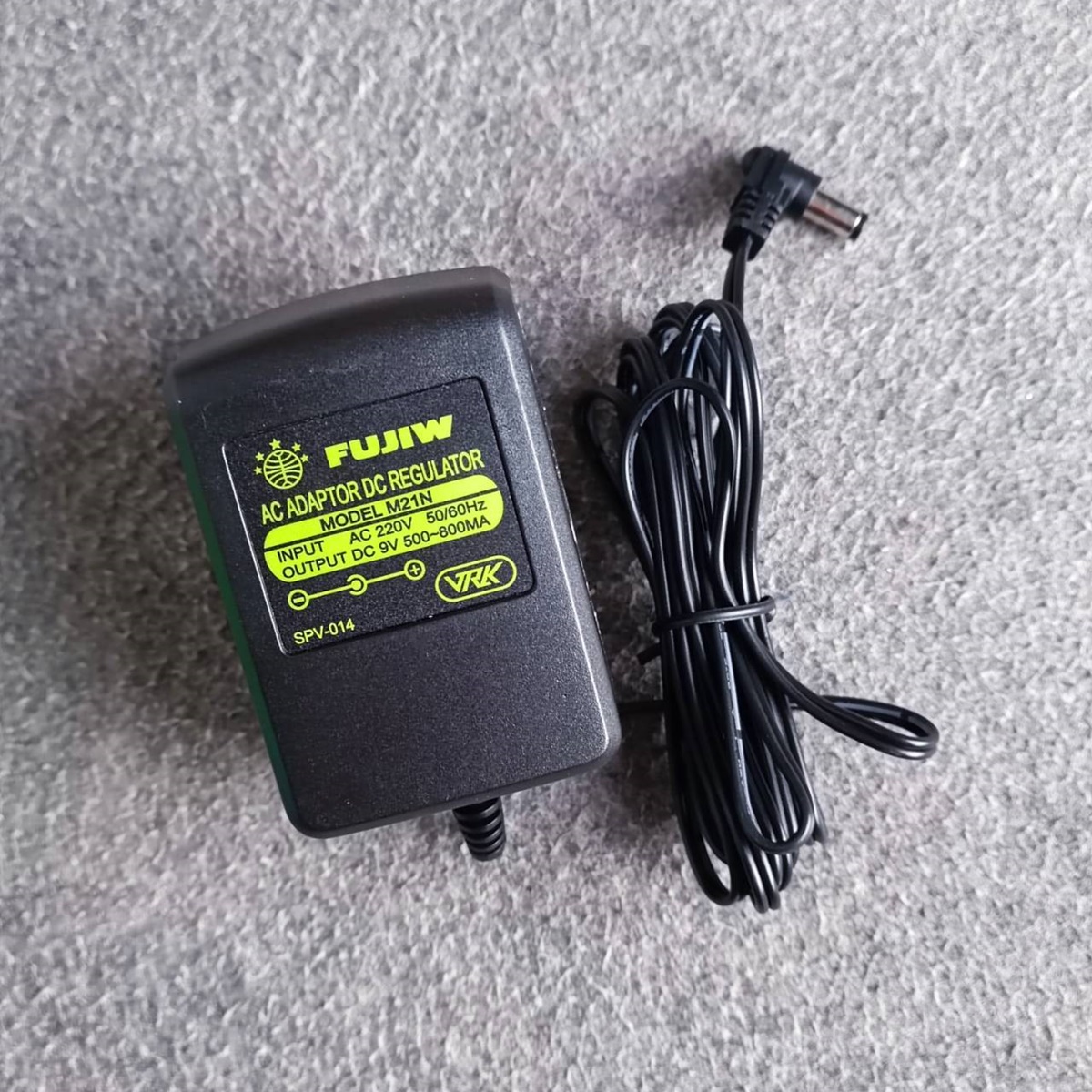 Adaptor FUJIW M21N 9V (ขั้ว -ใน +นอก) negative polarity 800mA มีเรคกูเลเตอร์ ให้ไฟเรียบ M 21 N อะแด๊บเตอร์ เอฟเฟคกีต้าร์