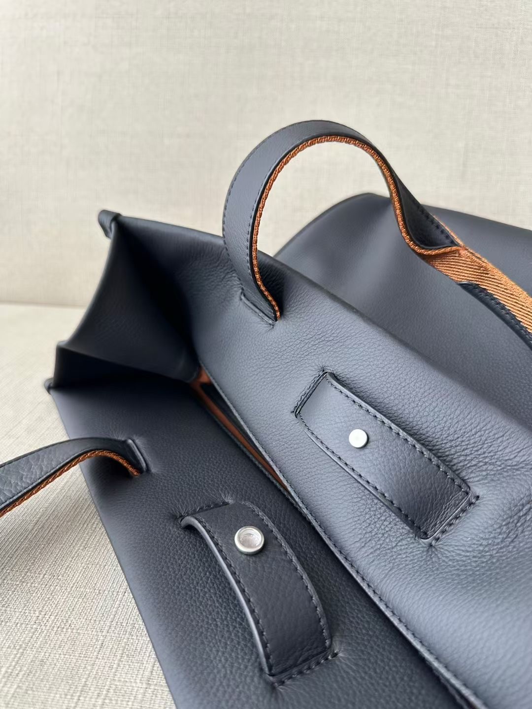 **do** กระเป๋าเดินทางหรือใส่เอกสาร Zegna BLACK DEERSKIN TOTE BAG หนังกวางนุ่ม สินค้าใหม่ ของแท้
