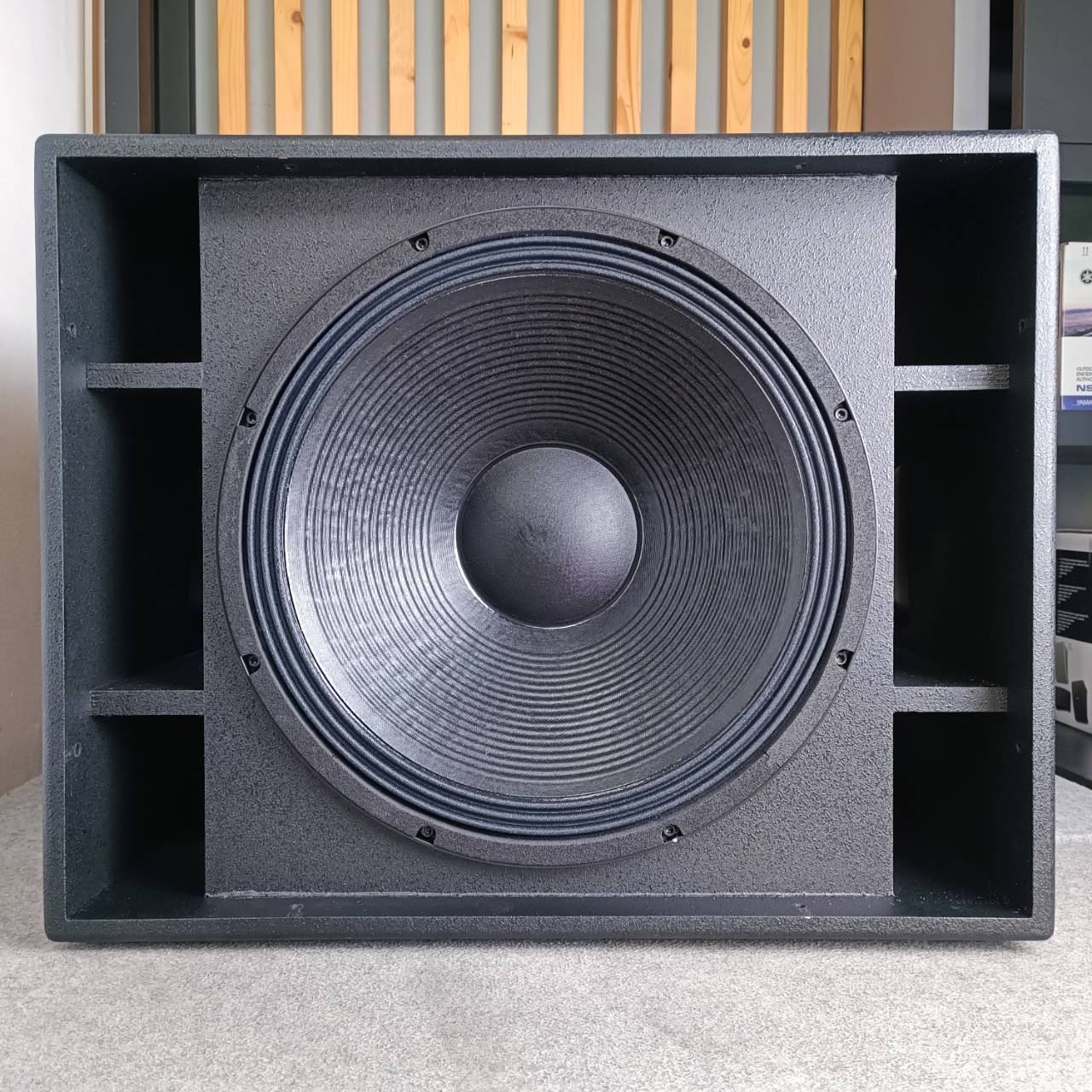 DE ACOUSTIC HT-18B ตู้ลำโพงซับ 18นิ้ว ลำโพง ซับเบส HT 18B HT18B เอไอ-ไพศาล