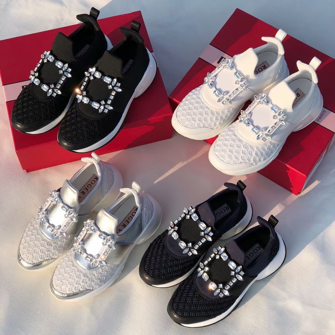 ** do**รองเท้าหัวเข็มขัดประดับเพชร Roger Vivier มี 4 สีให้เลือก สินค้าใหม่ ของแท้