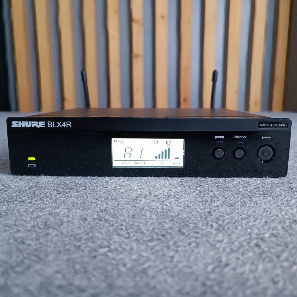 SHURE BLX14RA/CVL-M19 รุ่นติดแร็ค ไมค์ลอยหนีบ BLX14RA/CVL M19 ชุดไมค์หนีบปกเสื้อ ชุดไมโครโฟนไร้สาย BLX14RACVLM19 เอไอ-ไพศาล +++