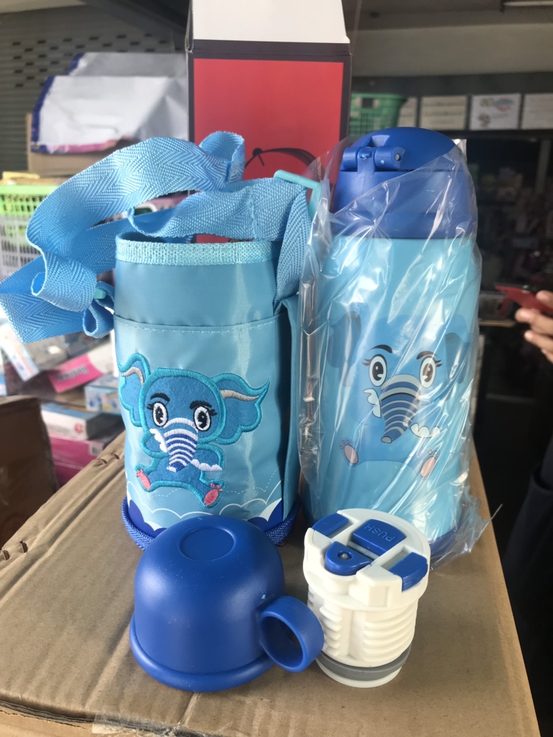 23634 กระติกน้ำเก็บความเย็น-ร้อน พร้อมหัวเปลี่ยนและกระเป๋า ชิ้นละ