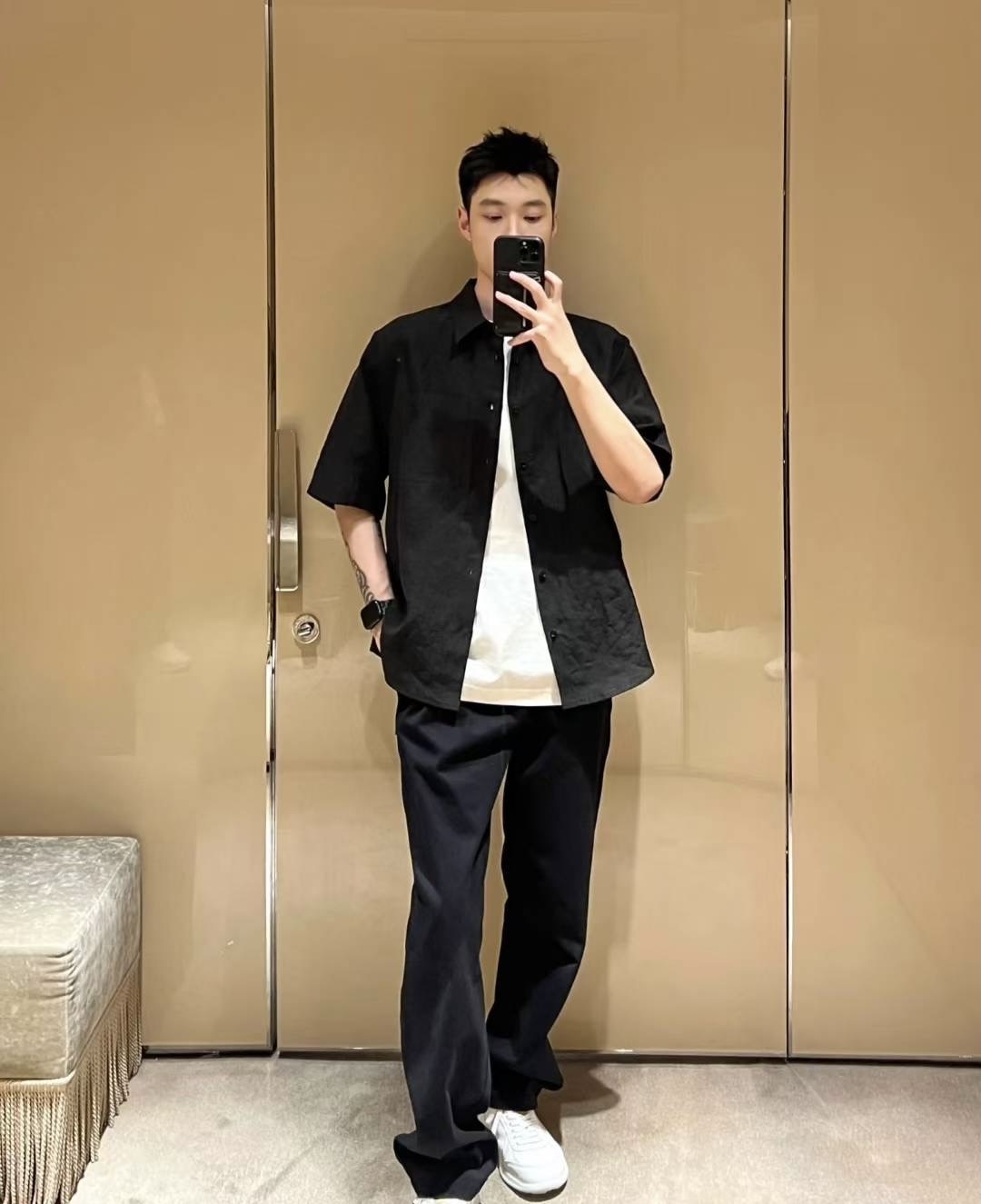 **do** เสื้อเชิ้ตแขนสั้น Burberry Linen Shirt ผ้าลินิน มีปักยี่้ห้อด้านหลัง สินค้าใหม่ ของแท้