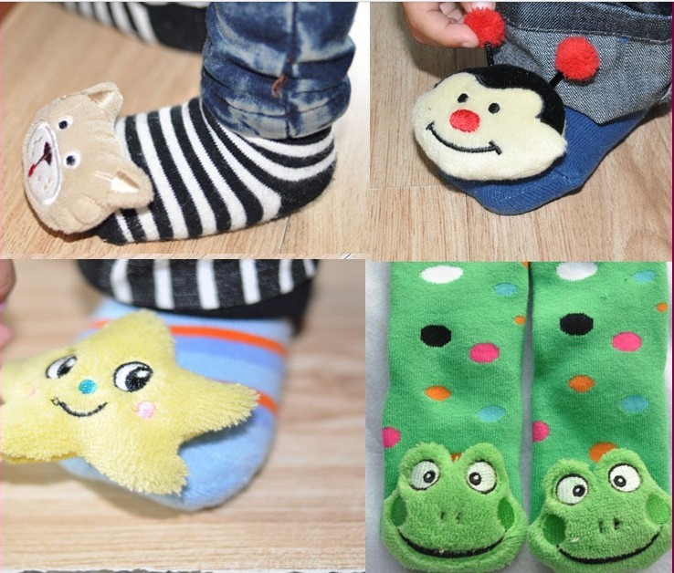 CCH34 ของเล่นเด็กถุงเท้าเด็กมีเสียงกุ๊งกริ๊ง คู่ละ