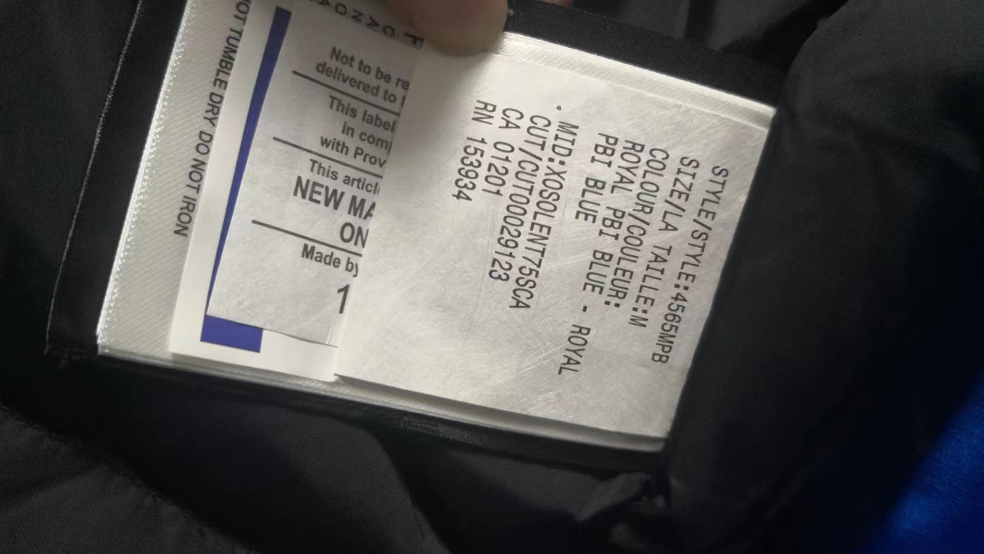 **Do** เสื้อ Canada Goose ใส่ได้ชาย หญิง สำหรับหนาวหรือหิมะตก ฮู้ดขนเฟอร์ มี 6 สีให้เลือก สินค้าใหม่ ของแท้