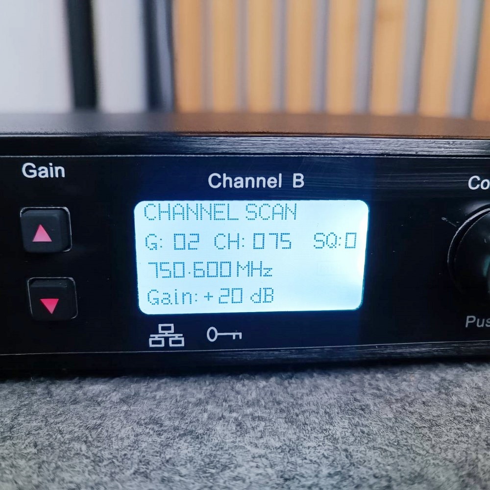 PROPLUS UM-800 ไมค์ลอยคู่ UHF (ออกมาทดแทน XM-111) จูนคลื่น ย้ายเสา ความถี่ใหม่ โปรพลัส UM 800 UM800 ไมค์ลอย ไมค์โครโฟน ไร้สาย ไมค์คาราโอเกะ เอไอ-ไพศาล +++