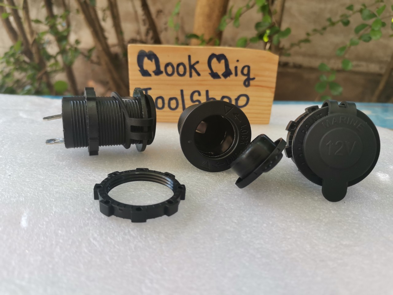 ช่่องเสียบจุดบุหรี่ ปลั๊กบุหรี่ 12V พร้อมจุกยางกันน้ำ รองรับกระแส 15A งาน Power Box