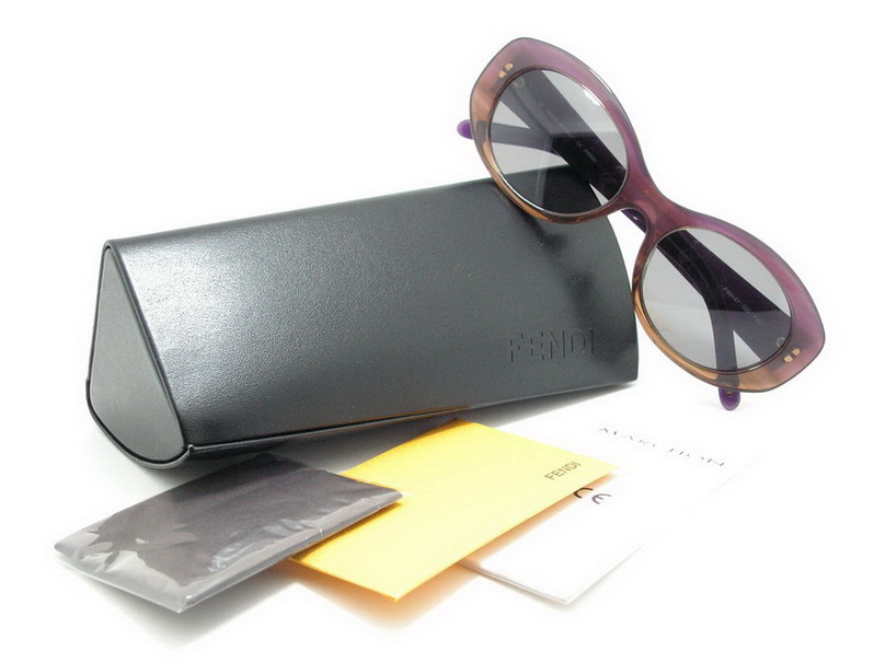 แว่นกันแดด Fendi สวยหรูสุดๆค่ะ ของแท้100%และถูกสุดๆ ส่งตรงจากUS.ค่ะ