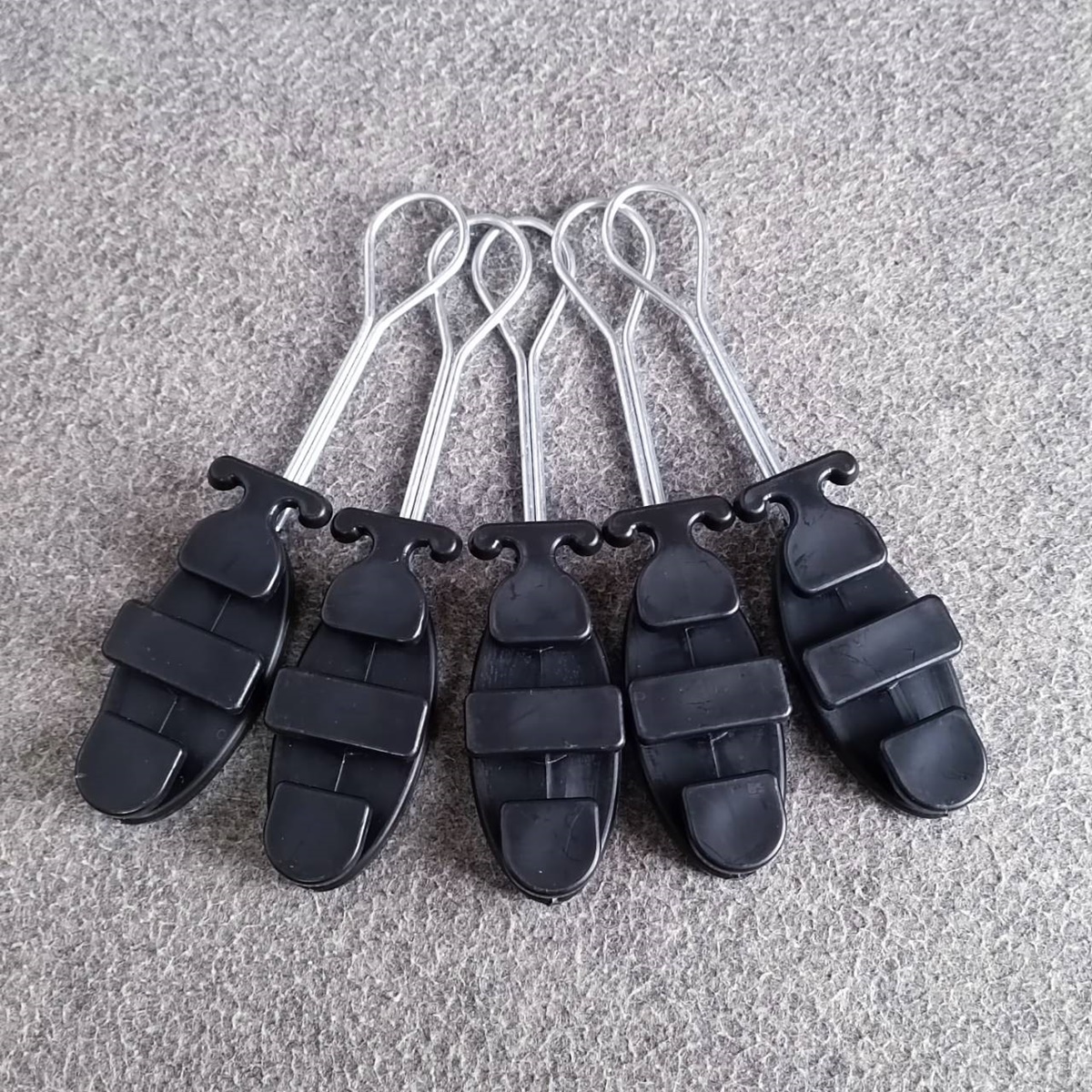 แพ็ค50อัน ตุ๊กตาจับสายดรอปวาย DROP WIRE CLAMP ตุ๊กตายึดสาย สีดำ ตัวยึดสาย แค้มดรอปวาย เอไอ-ไพศาล