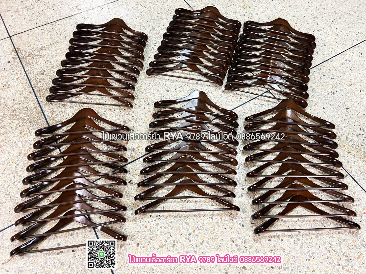 รับเลเซอร์ชื่อร้าน ชื่อแบรนด์บนไม้แขวนเสื้อ (ราคาไม่รวมไม้แขวน 60 อันๆ ละ 20 บาท 120 อันๆ ละ 15บาท)