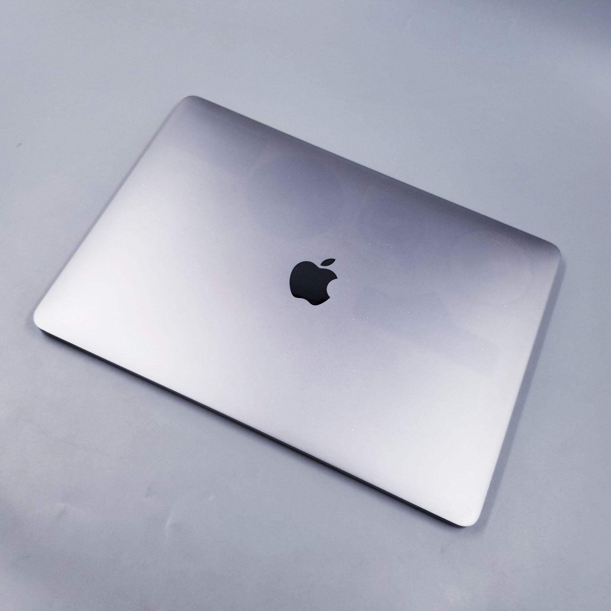 💎 MacBook Pro 13" 2018 Four Thunderbolt 3 ports SpaceGray 💎 💖 #มาแล้ว #MBP 2018 Touch Bar พร้อมเซ็นเซอร์ Touch ID ในตัว ราคาสุดคุ้ม 💖
