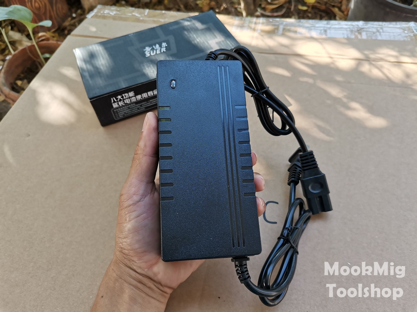Adaptor Charger ยี่ห้อ Fast Suer 36V - 72V สำหรับชาร์จแบตเตอรี๋ Li-Ion , Lifepo4 หัวปลั๊ก IEC รถไฟฟ้า แบตเตอรี่