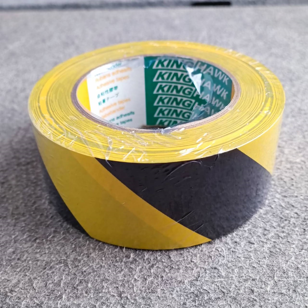 1ม้วน เหลืองดำ เทปตีเส้นพื้น PVC TAPE ขนาด 48mm ยาว33เมตร สี เหลืองดำ Kinghawk เทป ตีเส้น เอไอ-ไพศาล