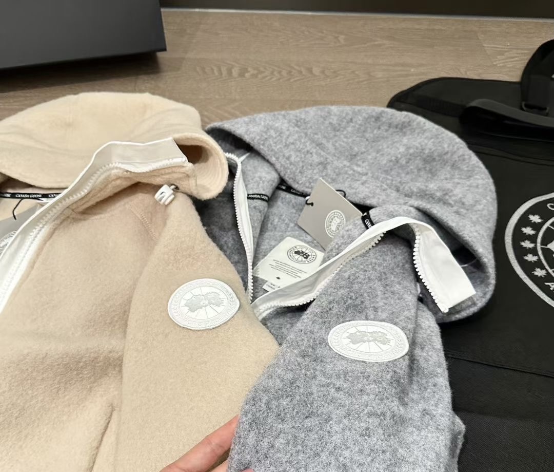 เสื้อกันหนาวผ้าขนสัตว์ Canada goose Chilliwack Bomber Kind Fleece HUMANATURE มี 2 สี สินค้าใหม่ ของแท้