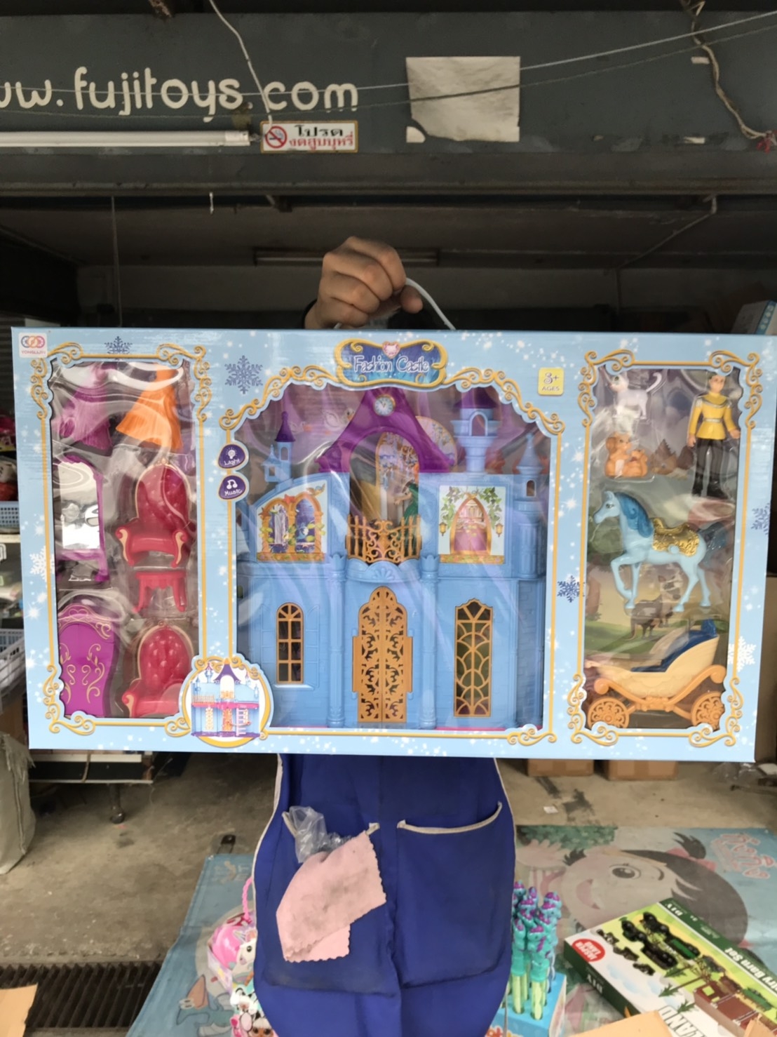 fujitoys.shop พร้อมส่ง SS045C ปราสาทพร้อมโมเดทเจ้าหญิง กล่องใหญ่ มีเสียงไฟ
