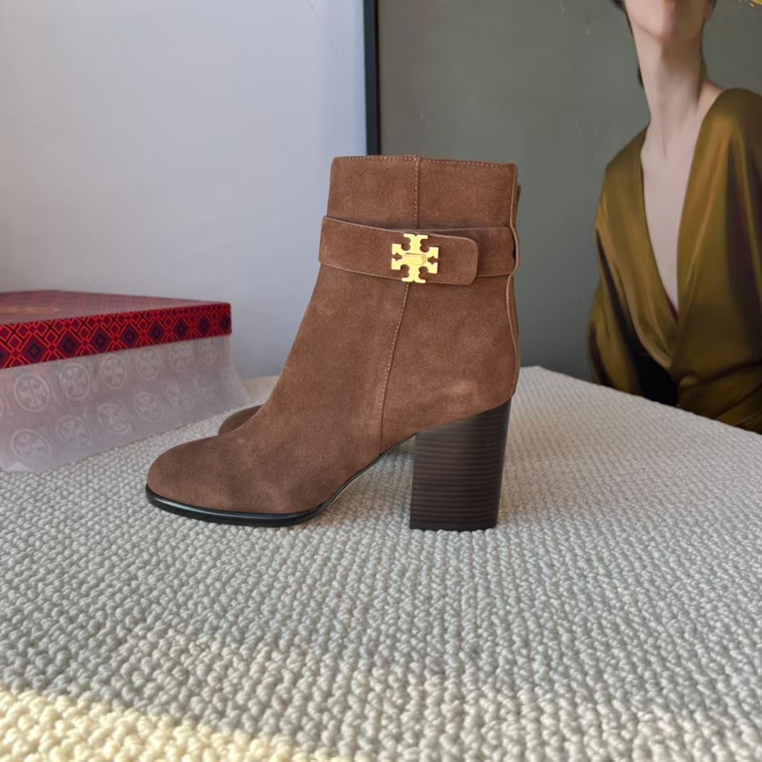 **do** รองเท้าหนังบู้ทสั้น Tory Burch T Lock High Heel Ankle Boots มี 2 สี สินค้าใหม่ ของแท้