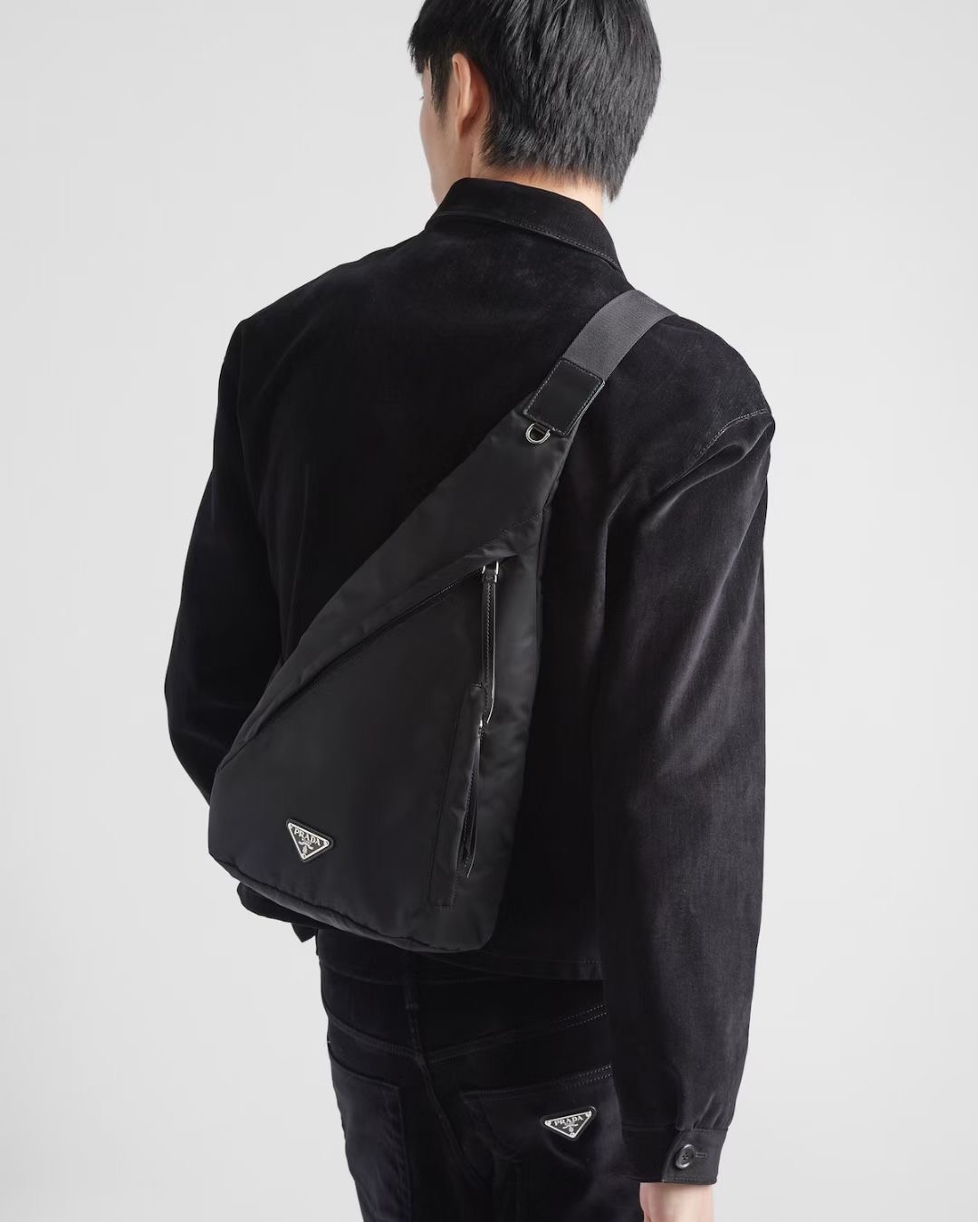 **do** กระเป๋า Prada Re-Nylon and leather backpack ใช้ได้ชาย หญิง สินค้าใหม่ ของแท้