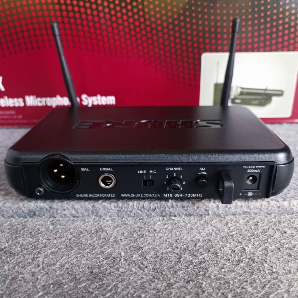 SHURE SVX24TH/PG58-M19 ไมค์ลอยถือ ชุดไมค์ลอยเดี่ยวแบบมือถือ ย่าน UHF SVX 24 TH / PG 58 M 19 SVX24TH/PG58 M19 เอไอ-ไพศาล +++