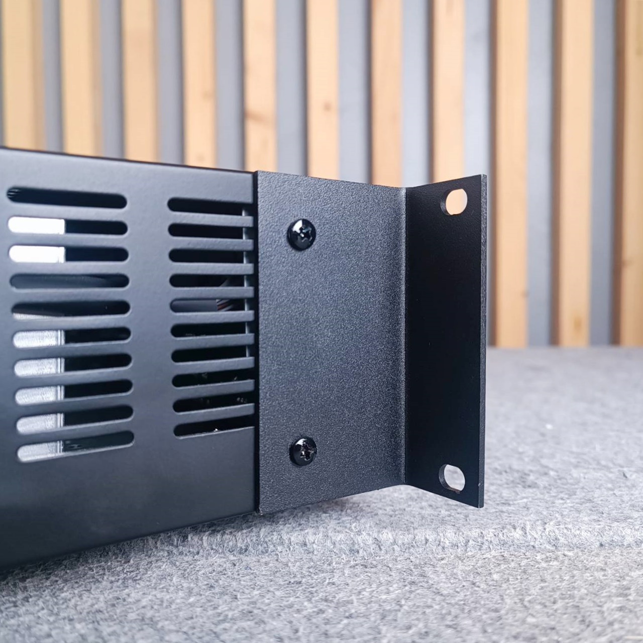 ปิกยึด2ข้าง แอมป์ TOA- A-SERIES ปีกยึดสำหรับติดแร็ค ขนาด 2 U เอไอ-ไพศาล