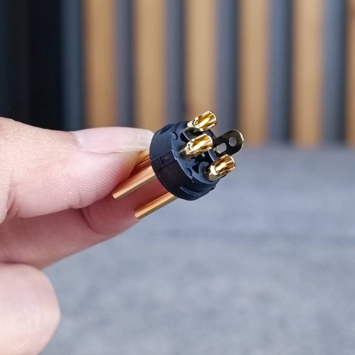 ยกกล่อง30ตัว แจ๊ค XLR ตัวผู้ 3ขา LIDGE YM-002B ปลั๊ก XLR ตัวผู้ CANNON แคนนอน YM002B YM 002 B สีดำขั้วชุบทอง เอไอ-ไพศาล