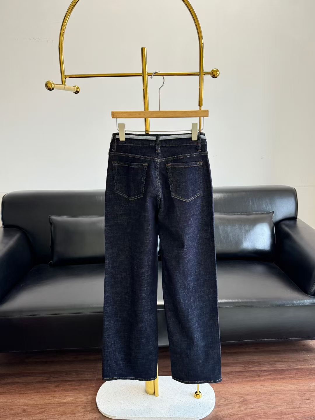 กางเกงยีนส์ขาตรง The Row มีผ้าคล้องเอว ของผู้หญิง สินค้าใหม่ ของแท้