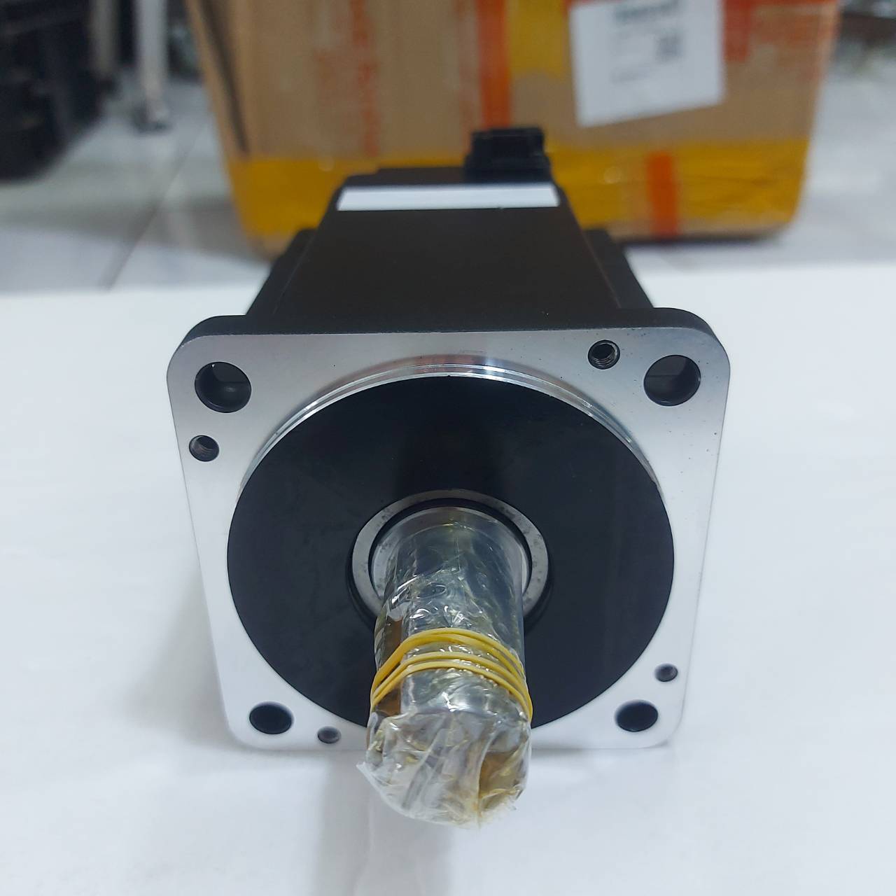 SGMJV-08ADA61 SERVO MOTOR "YASKAWA"