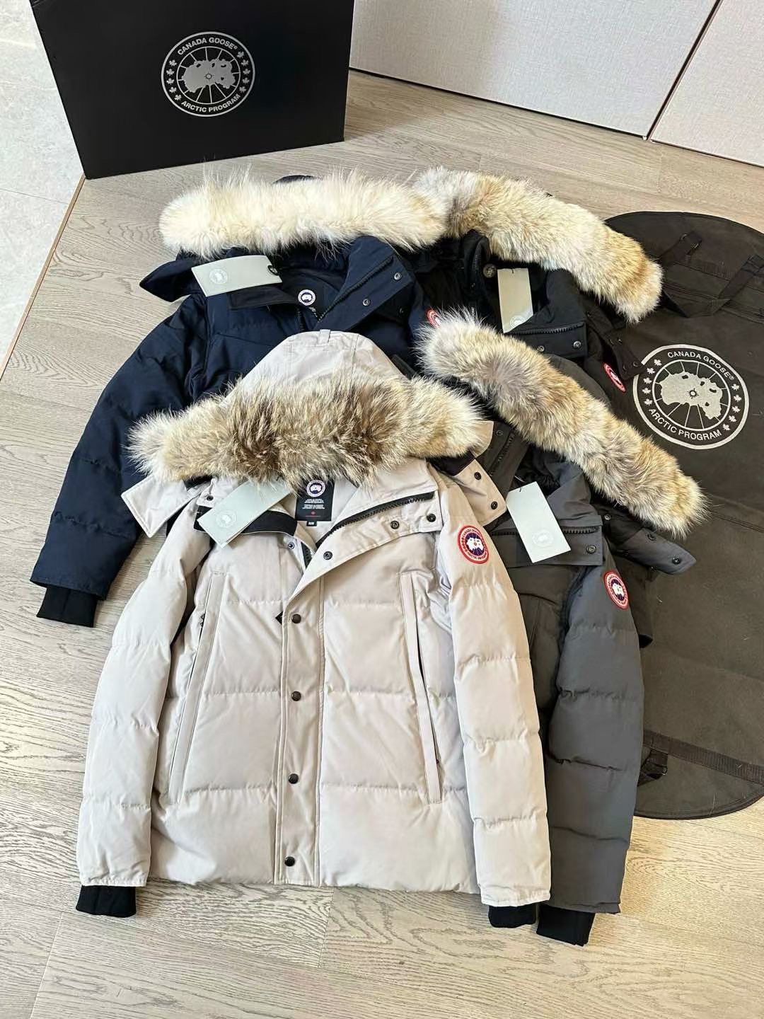 เสื้อแจ๊คเก็ต Canada goose Wyndham Parka ใส่ได้ชายหญิง ฮู้ดขนเฟอร์ถอดแยกได้ สินค้าใหม่ ของแท้