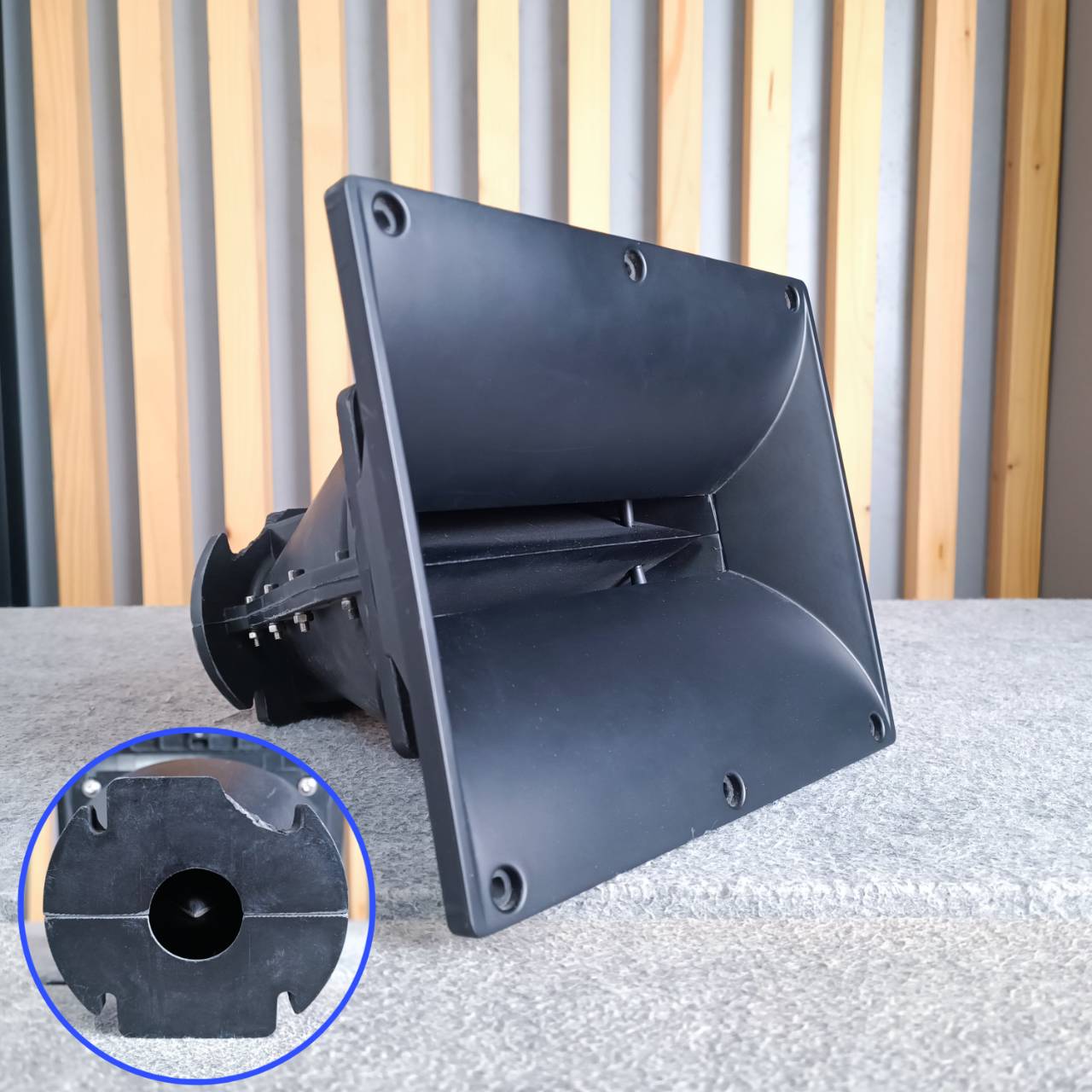 สินค้าเสียหายจากการขนส่ง ปากฮอร์นคอ1.4นิ้ว LINE ARRAY XZ-65 แตกตรงที่ยึดน๊อต XZ 65 XZ65 เอไอ-ไพศาล