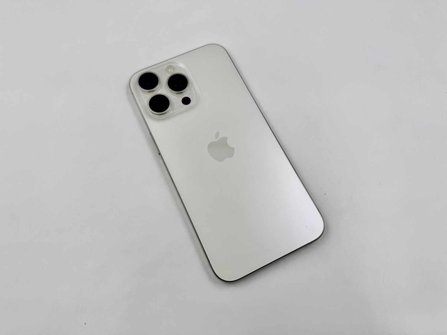 🤍iPhone 15 Pro Max 256GB White Titanium🤍 🤍#อย่าพลาด 15PM #ศูนย์แท้ สภาพดี ความจุเยอะ ราคาสุดคุ้ม🤍