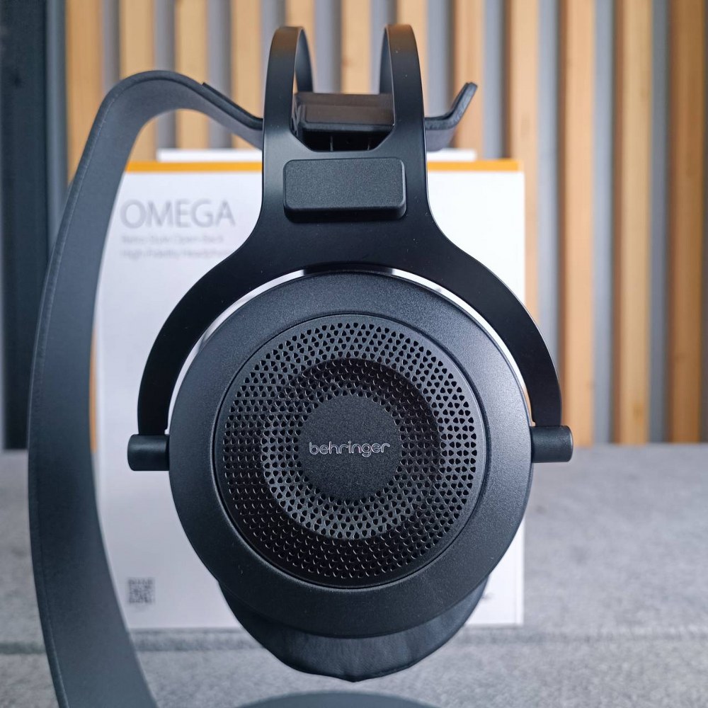 ราคาเฉพาะหูฟังไม่รวมขาแขวน BEHRINGER OMEGA หูฟัง หูฟังครอบหู หูฟังมอนิเตอร์ หูฟังสตูดิโอ Studio Monitoring Headphones เบริงเจอร์ หูฟังโอเมก้า เอไอ-ไพศาล