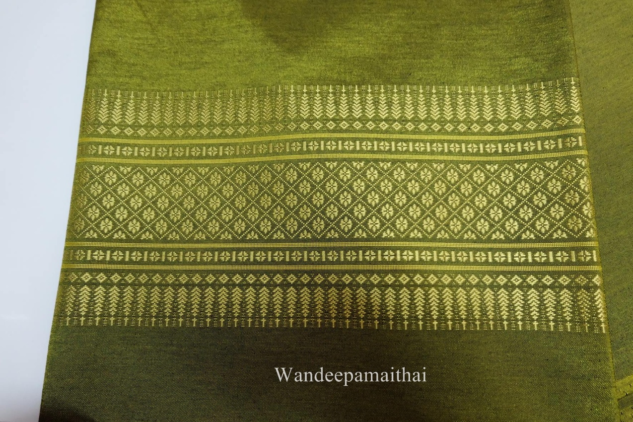 ผ้าไหมเกษตร คุณภาพดี ราคาถูก (สีเขียวไพร)