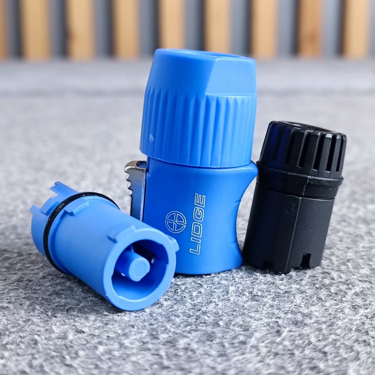 LIDGE LS-3FCA-1W รุ่นกันน้ำ ปลั๊ก POWER CON ตัวผู้ เพาเวอร์ครอนสีฟ้า ACตัวผู้ ปลั๊กตัวผู้ AC POWER PLUG A-type (power in) cable connector เอไอ-ไพศาล