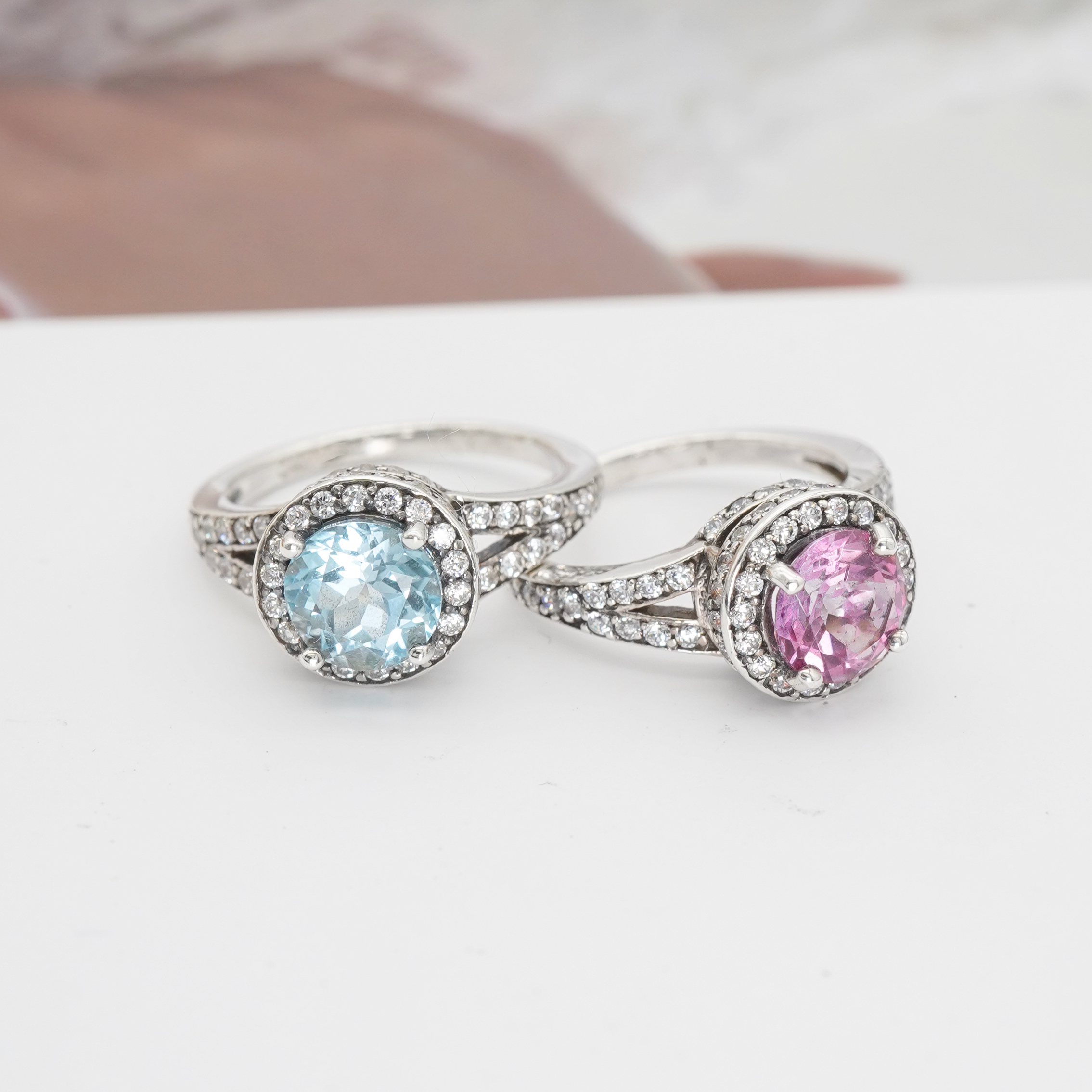 แหวนเงินแท้ ฝังด้วยพลอย โทแพช แท้ สี ฟ้า/ชมพู ล้อมเพชรCZ (Silver Blue/Pink Topaz)