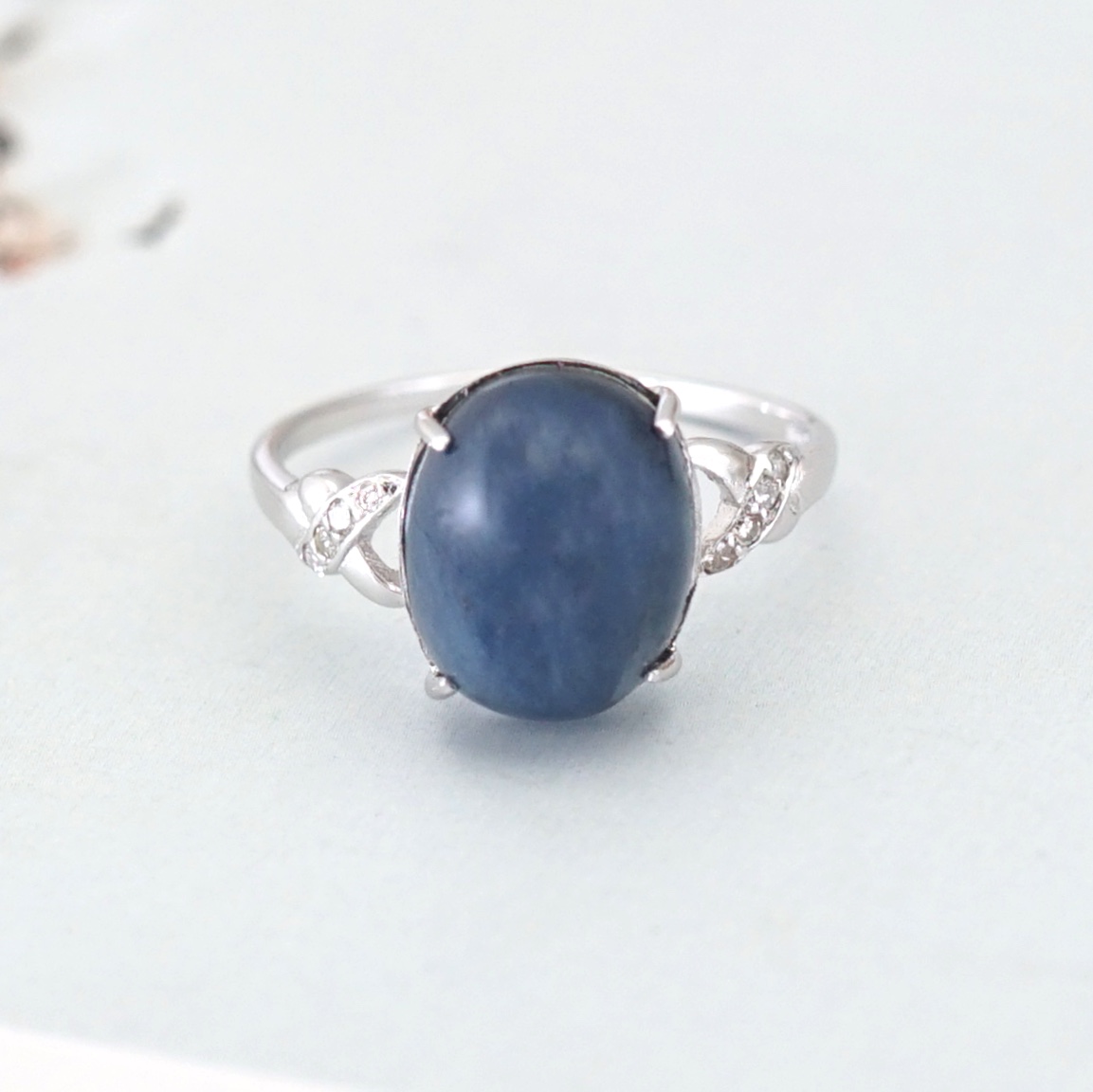 แหวนเงินแท้ ประดับไพลินแท้ (Blue Sapphire) และ เพชรแท้