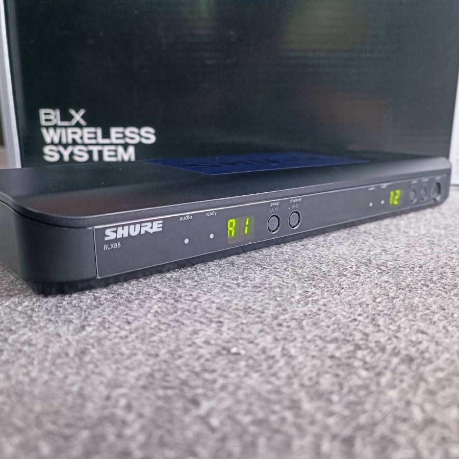 SHURE BLX288TH/PG58-Q12 ไมค์ลอย ไมค์ไวเลส ไมโครโฟนไร้สายแบบไมค์คู่ ไมโครโฟนไร้สาย คลื่นใหม่ BLX288TH/PG58 Q12 BLX288TH/PG58Q12 เอไอ-ไพศาล +++