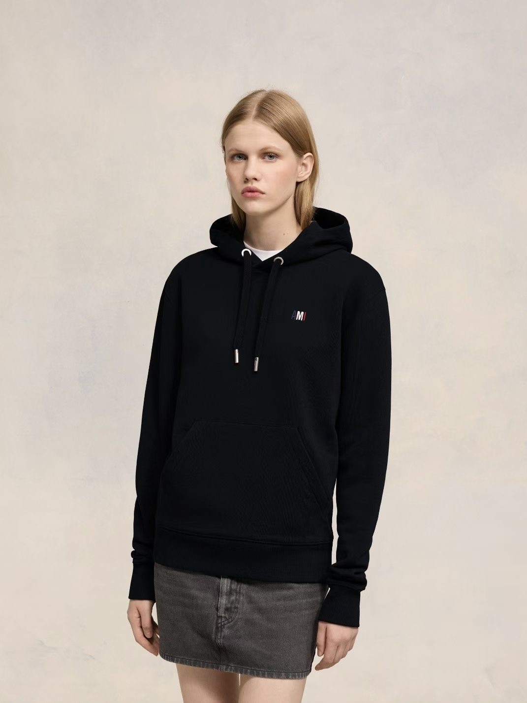 **do** เสื้อ Ami Sweater ปักตัวหนังสือ แขนยาว มีฮู้ด มี 2 สี ใส่ได้ ชาย หญิง สินค้าใหม่ ของแท้