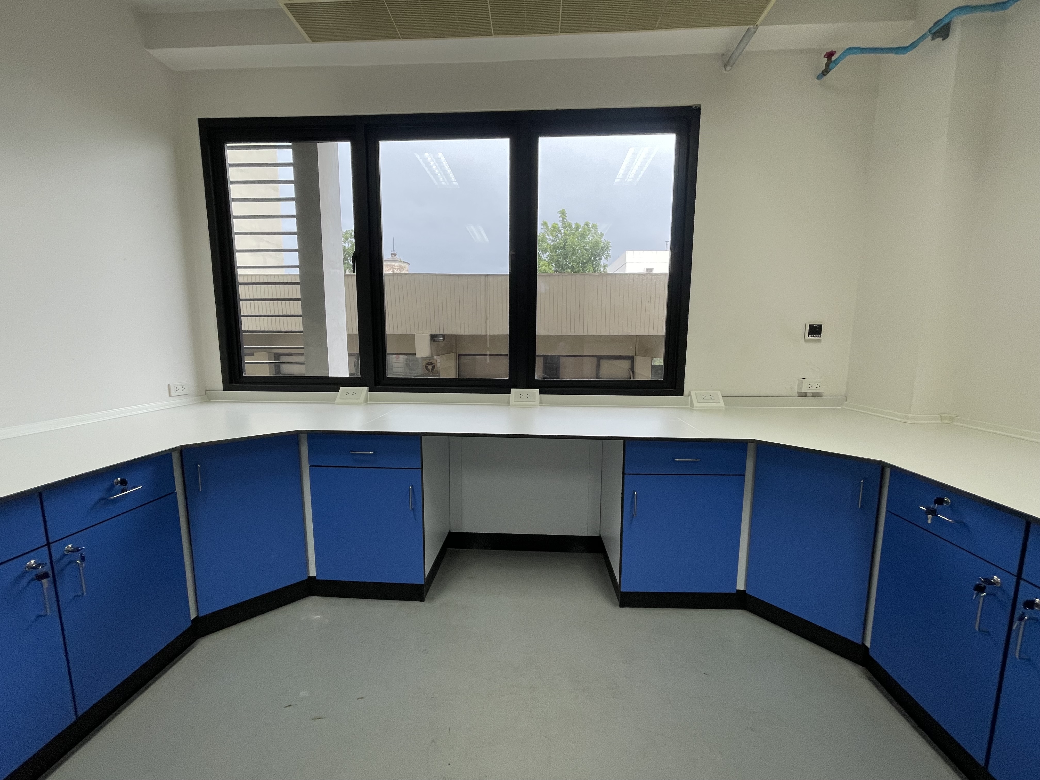 ชุดโต๊ะแล็บวิทยาศาสตร์/โต๊ะปฏิบัติการ/โต๊ะห้องแล็บ