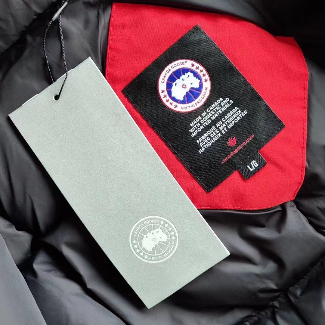 **Do** เสื้อ Canada Goose ใส่ได้ชาย หญิง สำหรับหนาวหรือหิมะตก ฮู้ดขนเฟอร์ มี 6 สีให้เลือก สินค้าใหม่ ของแท้