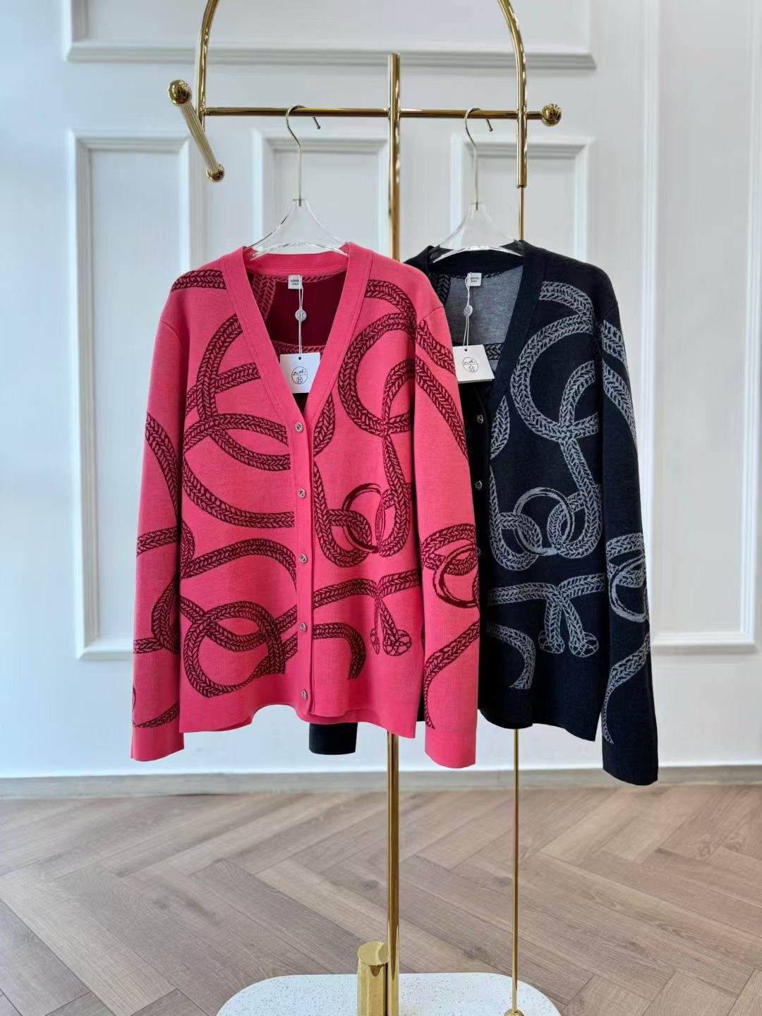 **do** เสื้อคาดิแกน Hermes Palefroi Remix" light long-sleeve cardigan มี 2 สีให้เลือก สินค้าใหม่ ของแท้