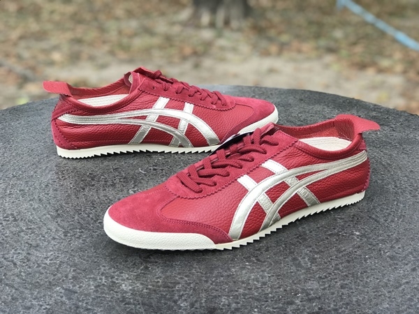 รองเท้าโอนิ Nippon Made รุ่น Mexico 66 Red / Gold แดงคาดทอง