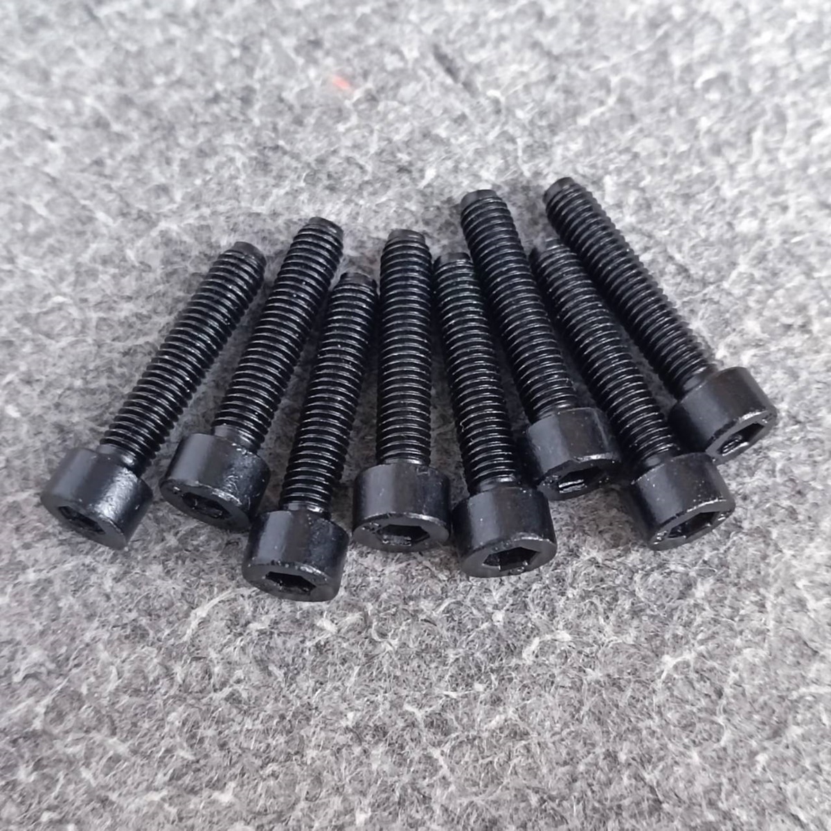 ถุง8ชุด น๊อตหัวหกเหลี่ยม 30mm พร้อม T-NUT M6 น็อตยึดลำโพง สกรู น็อตยึดร่อง น็อตสำหรับตู้ลำโพง เอไอ-ไพศาล