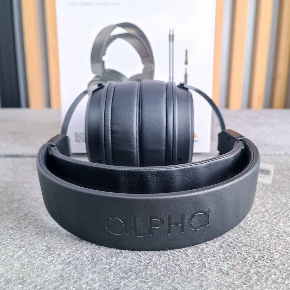 ราคาเฉพาะหูฟังไม่รวมขาแขวน BEHRINGER ALPHA หูฟัง หูฟังครอบหู หูฟังมอนิเตอร์ หูฟังสตูดิโอ Studio Monitoring Headphones เบริงเจอร์ หูฟังอัลฟ่า เอไอ-ไพศาล