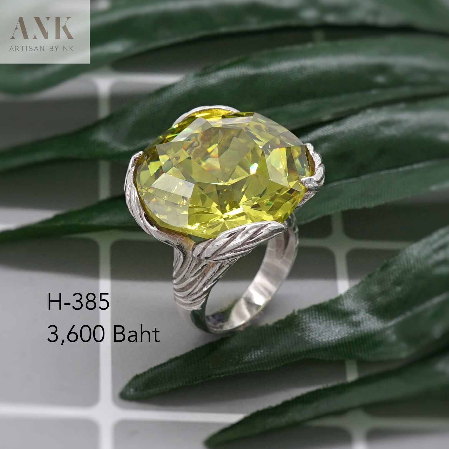 Peridot CZ Ring แหวนเงินแท้ ประดับด้วยเพชร CZ สีเพอริดอต