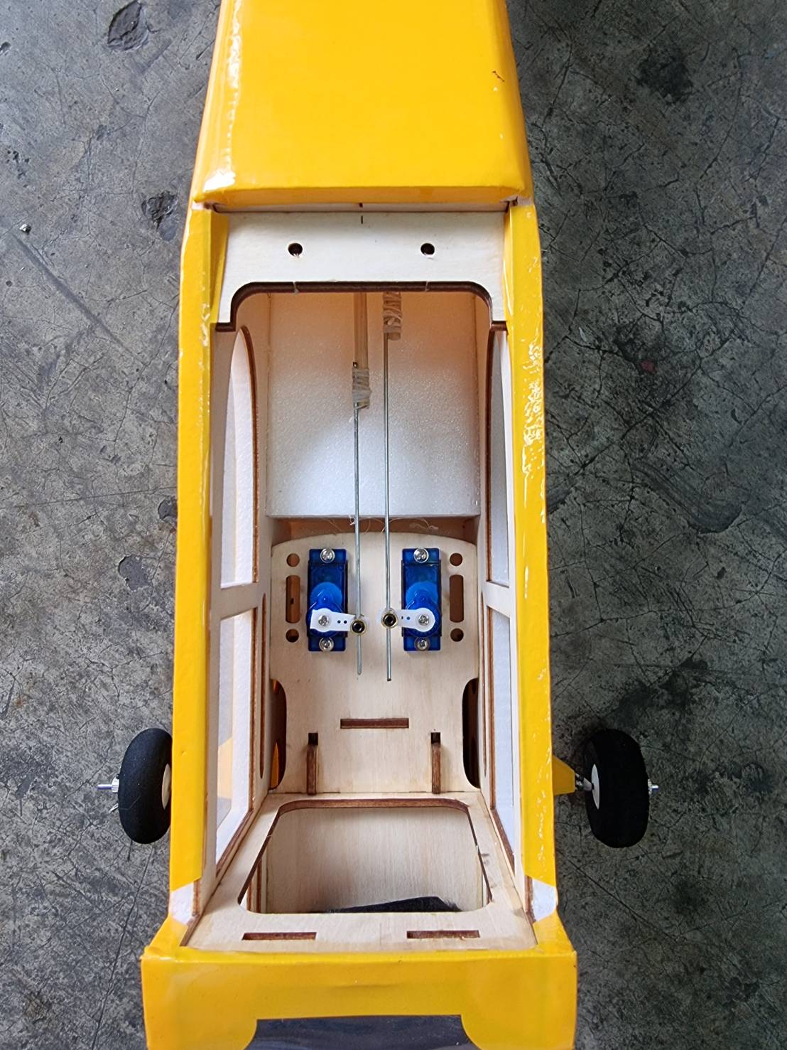 เครื่องบิน : Piper J-3 1.2M. (ไม่รวมสปินเนอร์ ใบพัด ล้อ)(สอบถามลายได้ที่ร้านค้า)