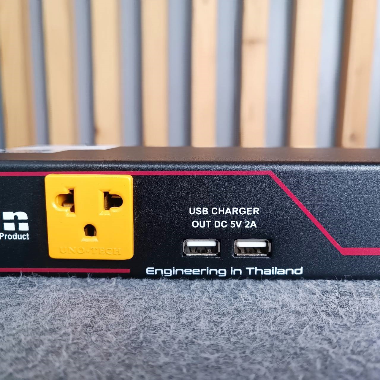 COMSON AEC-99 ปลั๊กRACK โชว์V และ A มีเบรคเกอร์ ปลั๊กไฟติดแร็ค 9 ช่อง USB 2 ช่อง AEC 99 AEC99 AC99 AC 99 **จอแสดงโวลท์ และปลั๊กอาจมีการเปลี่ยนสีตามล็อตการผลิต**