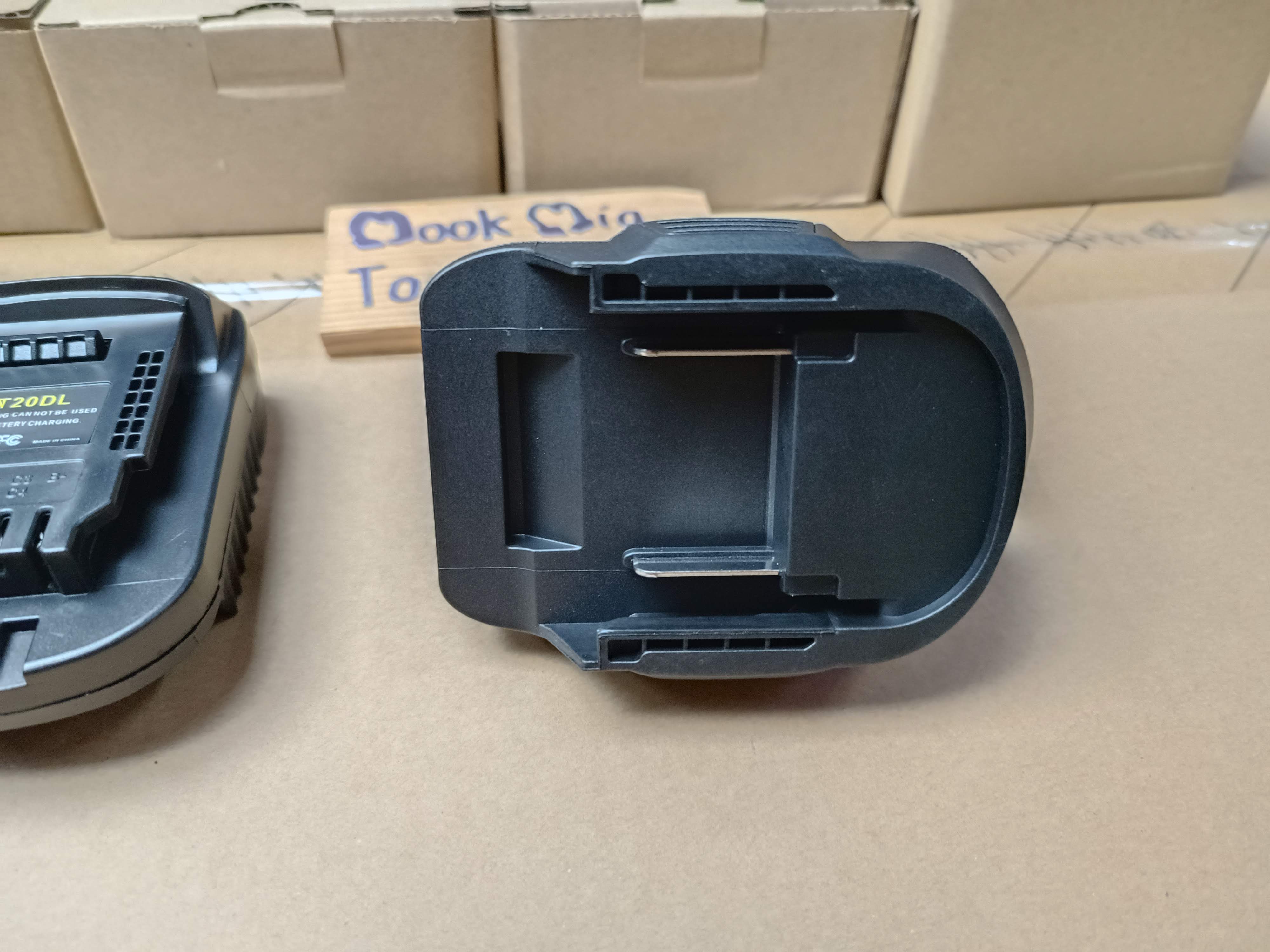 ตัวแปลงแบต Adapter For Makita 18V ให้ใช้กับสว่านยี่ห้อต่าง ดังนี้ Bosch , Milwaukee , Dewalt , Ryobi
